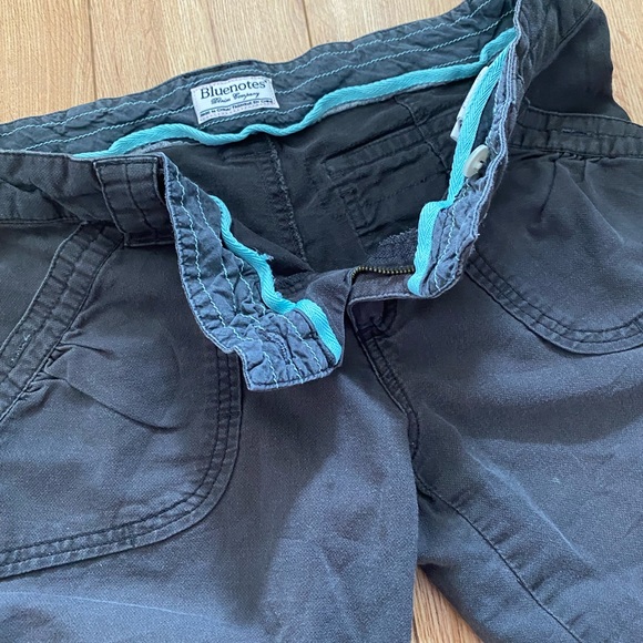 Bluenotes Capris women. Size 7. Colour navy blue. - Picture 4 of 5